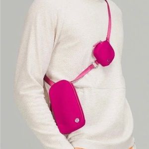 Lululemon modular phone crossbody in sun ripened raspberry